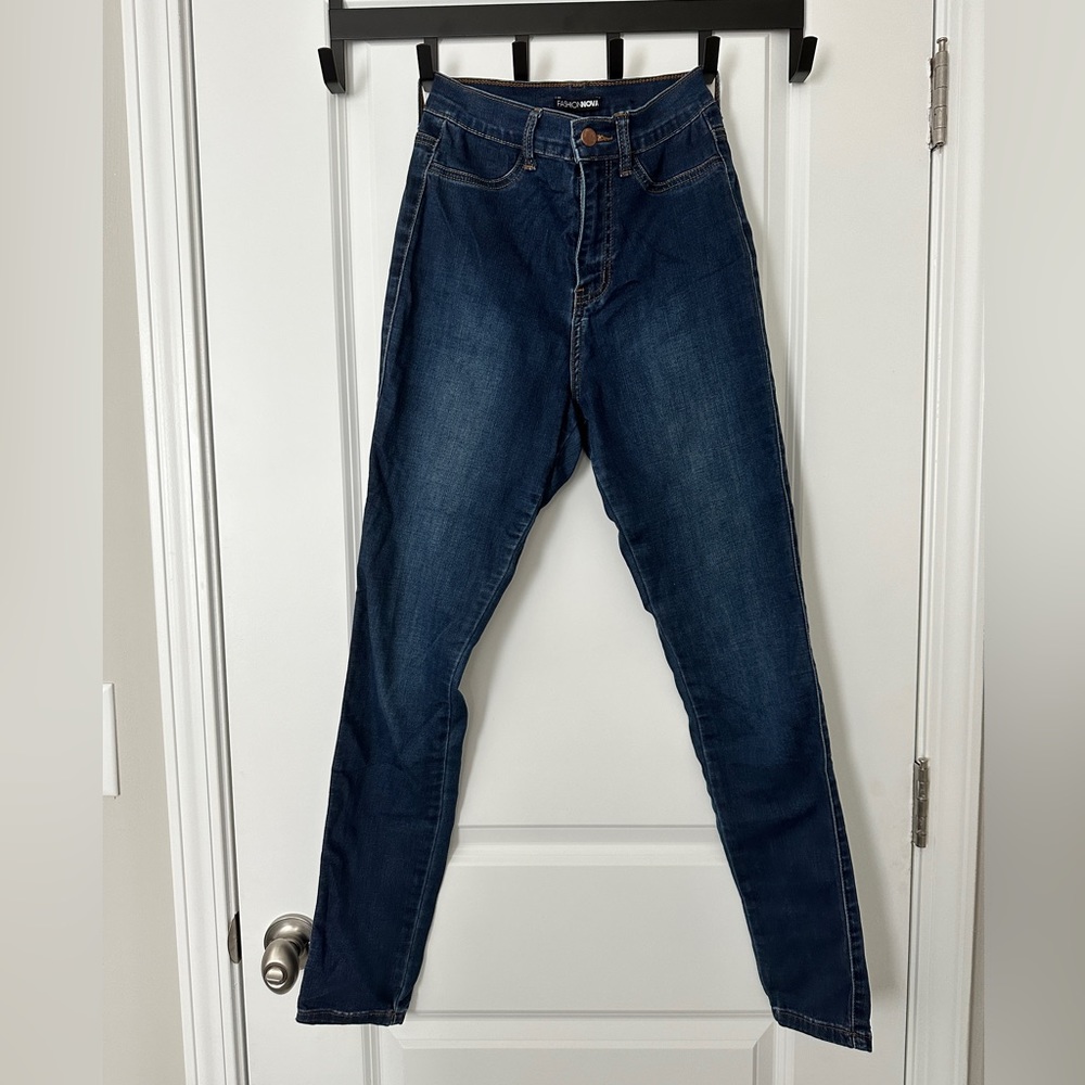 FashionNova High Waist Mid-Wash Stretch Jeans Size 5